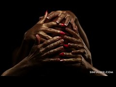 หนังโป๊ฝรั่ง นายแบบผิวสีสุดเท่ได้งานสบายนอนเฉยๆให้นางแบบเล่นเสียวจนน้ำแตกเต็มปาก คลิปโป๊ฝรั่ง ตั้งกล้อง นางแบบ