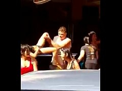 คลิปหลุด18 แอบถ่ายฝรั่งเย็ดเมียโชว์จับเลียหีลงลิ้นจกหี แล้วยืนเย็ดซอยมันส์เลย วันสงกรานต์ คลิป18+ คลิปหลุดเสียงไทย สงกรานต์