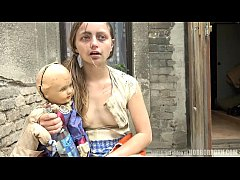 คลิปโป๊สยองขวัญ สาวน้อยไร้เดียงสาพ่อแม่ตายเป็นโรคซึมเศร้าโดนลุงหื่นโรคจิตข่มขืนเย็ดหีบนโต๊ ข่มขืนxxx ควยลุง ท่าพิศดาร