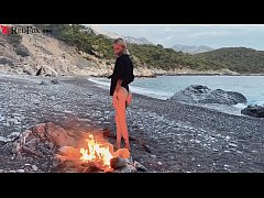 xxx ชายทะเล น้ำแตกคาปาก บนโขดหิน