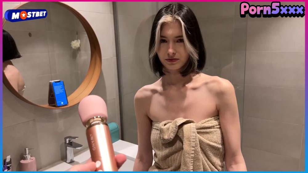 Cutie Kim Microphone-Cutie-Kim ยืนเย็ด สาวรัสเซีย หนังโป๊รัสเซีย